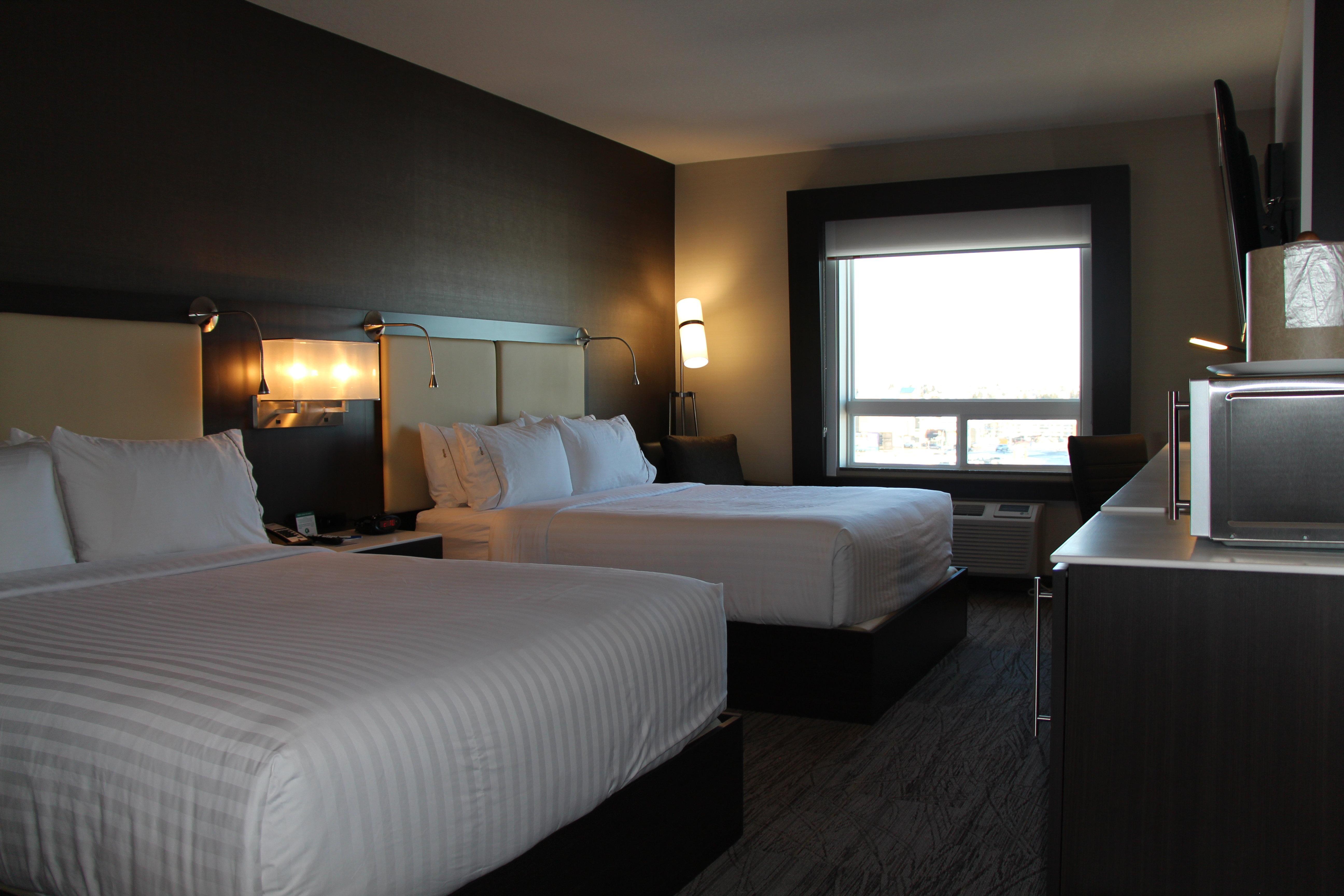 Holiday Inn Express & Suites Cold Lake By Ihg Экстерьер фото
