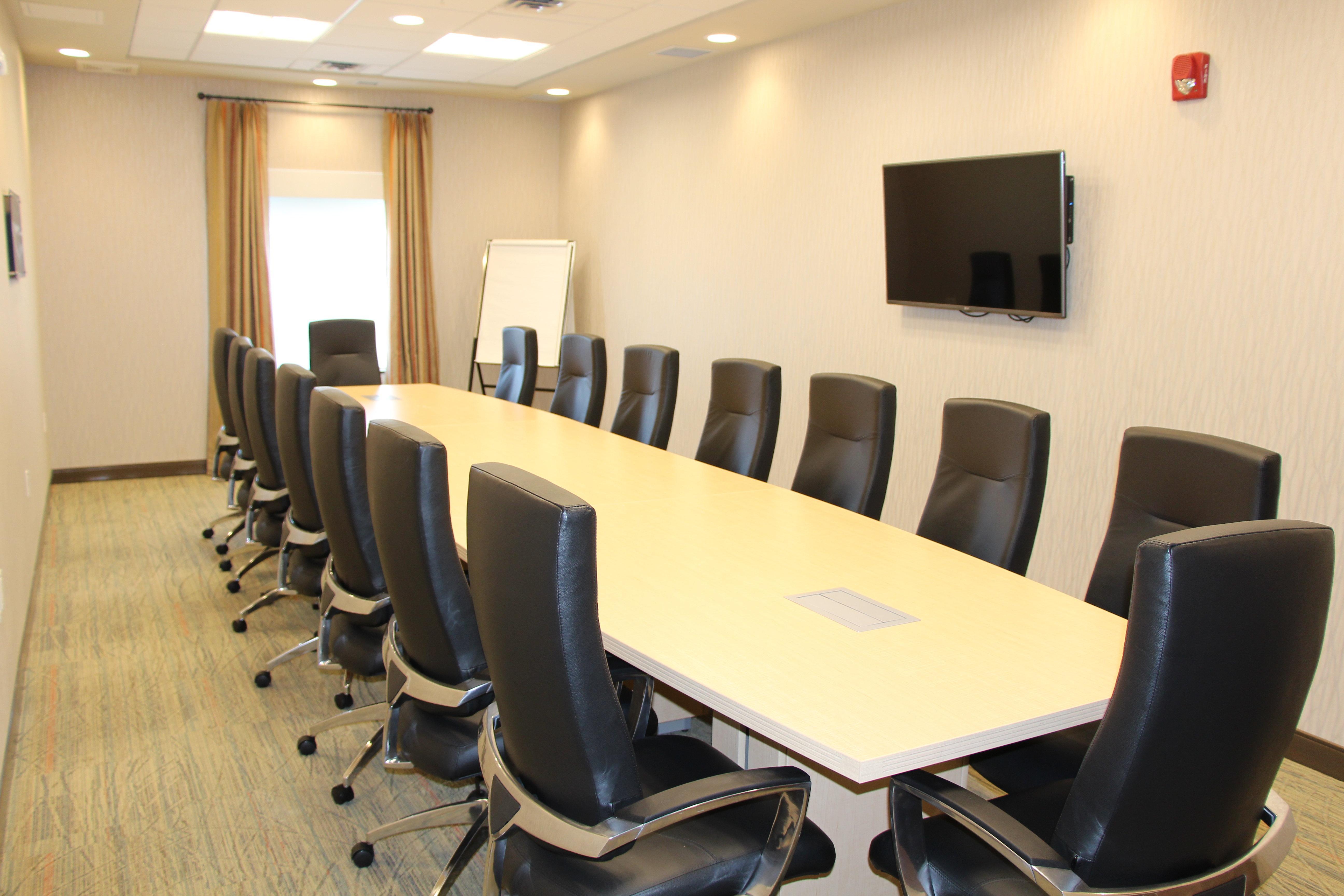 Holiday Inn Express & Suites Cold Lake By Ihg Экстерьер фото