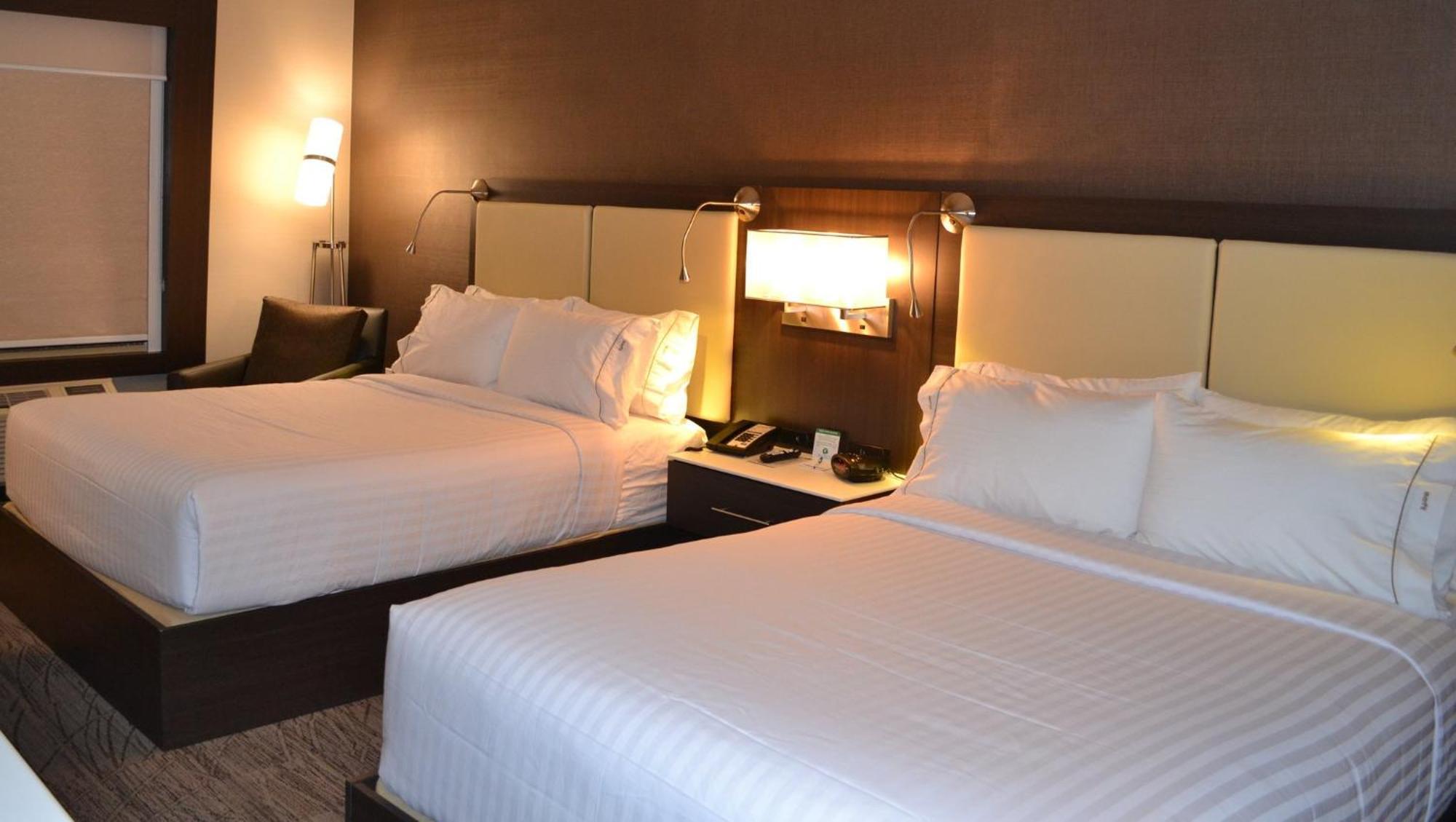 Holiday Inn Express & Suites Cold Lake By Ihg Экстерьер фото