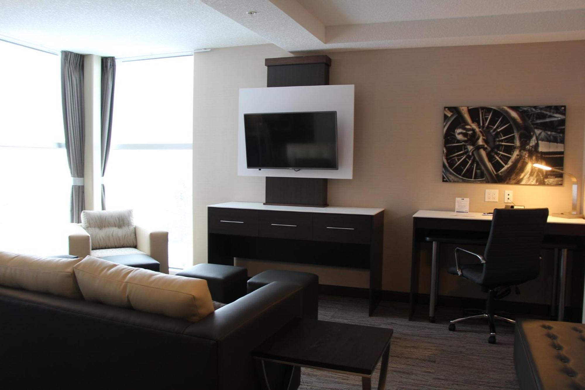 Holiday Inn Express & Suites Cold Lake By Ihg Экстерьер фото
